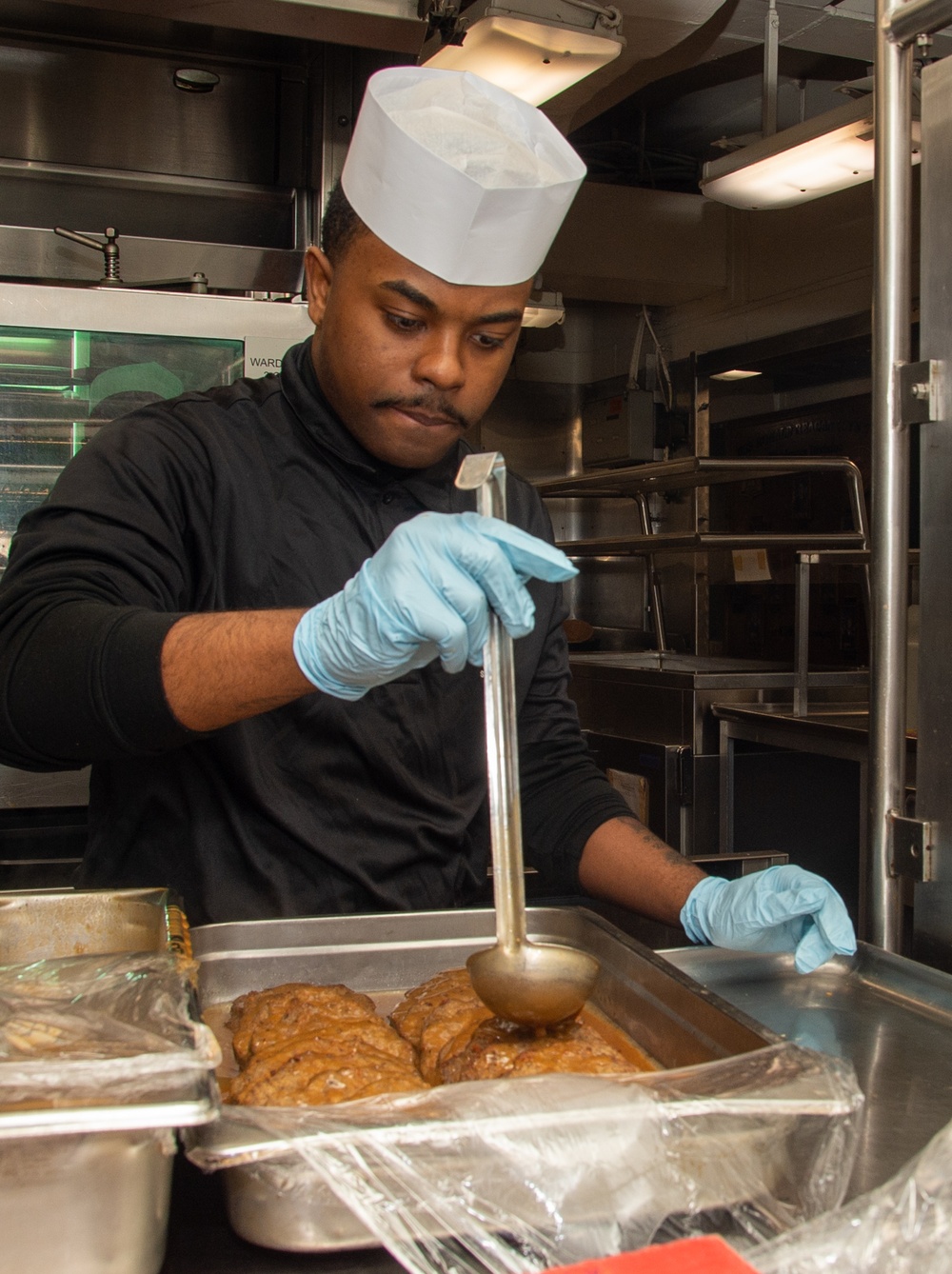 DVIDS - Images - USS Ronald Reagan (CVN 76) Sailors prepare food in ...