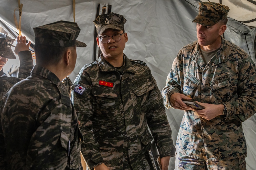 U.S., Korean leaders inspect combined command post during Freedom Shield 24
