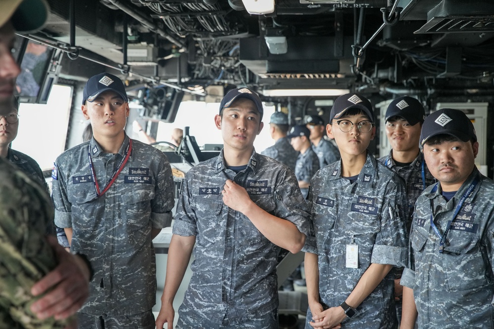 15th MEU, USS Somerset Host ROK Navy and Marine Corps