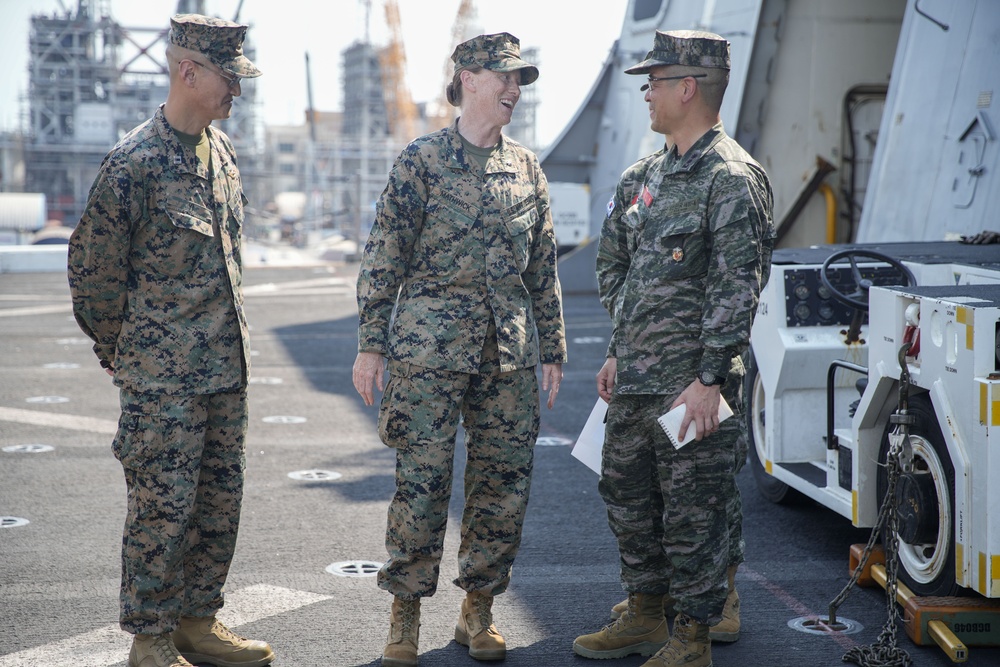 15th MEU, USS Somerset Host ROK Navy and Marine Corps