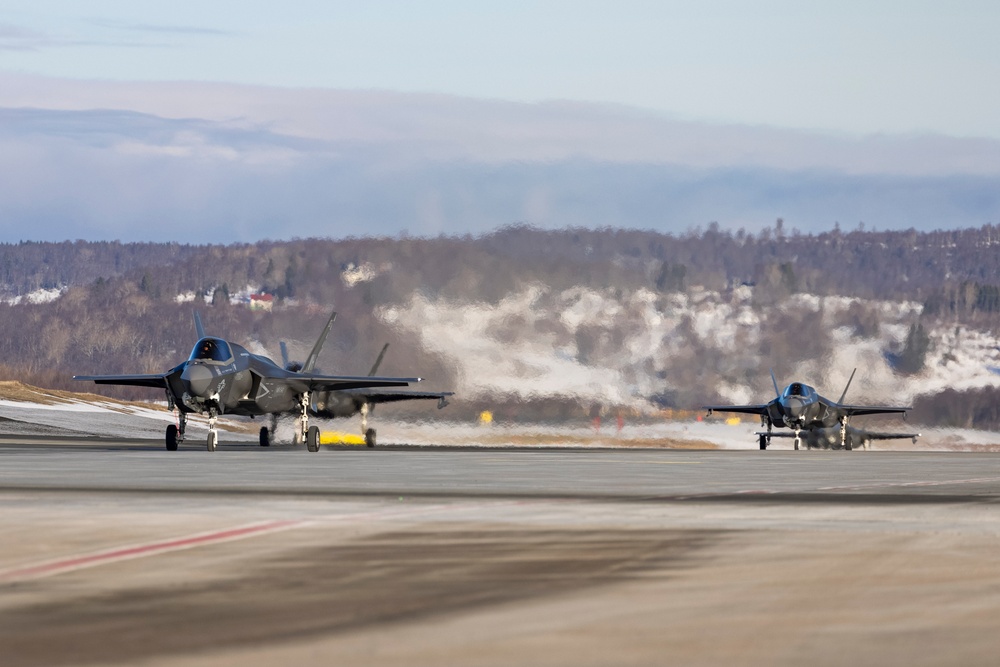 U.S. Marines with Marine Fighter Attack Squadron (VMFA) 542 and Royal Norwegian Air Force personnel participate in a media day