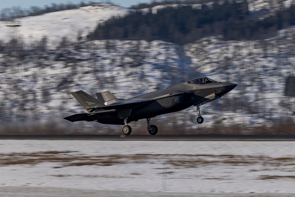 U.S. Marines with Marine Fighter Attack Squadron (VMFA) 542 and Royal Norwegian Air Force personnel participate in a media day