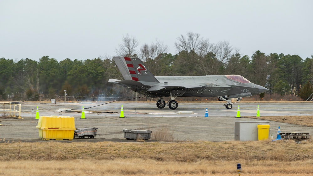 F-35C flight test with AAG test team at NAWCAD-Lakehurst