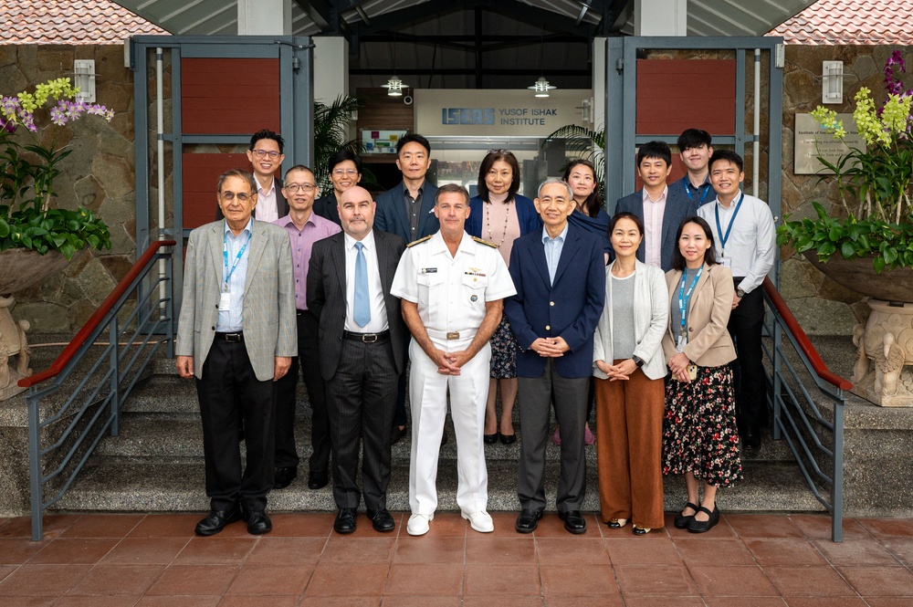 U.S. INDOPACOM Commander Visits ISEAS