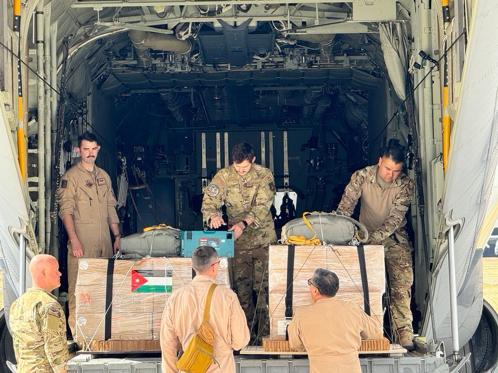 AFCENT Airmen Load Humanitarian Aid for Airdrop to Gaza