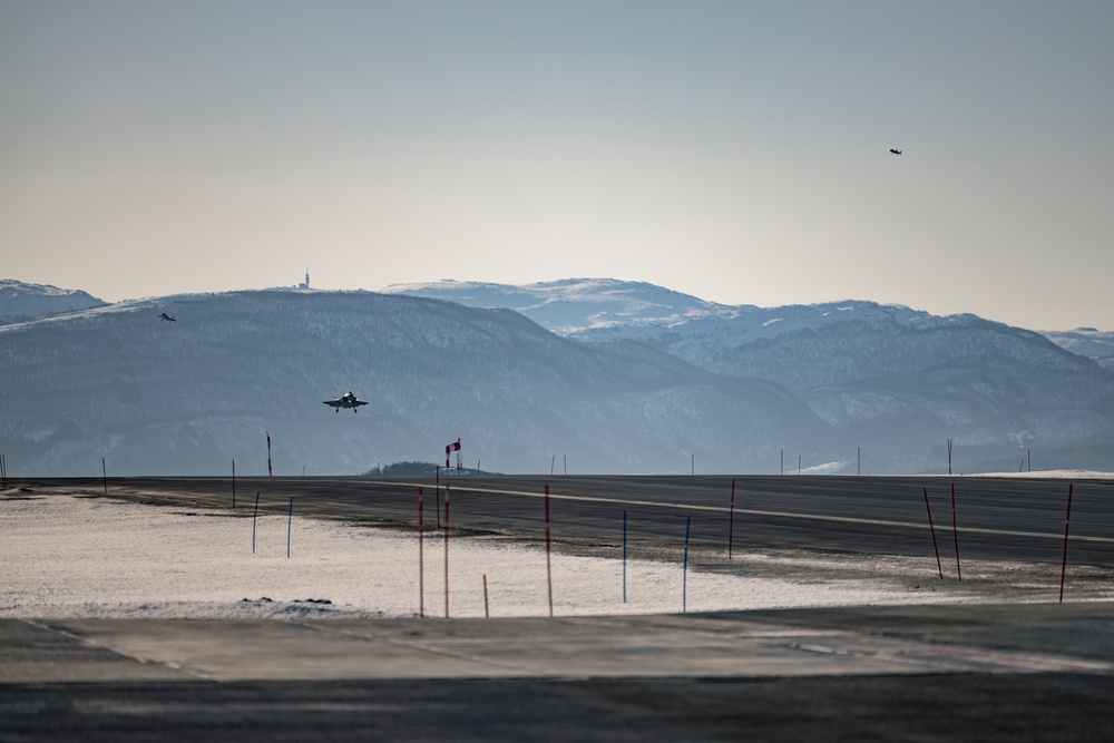 U.S. Marines with Marine Fighter Attack Squadron (VMFA) 542 and Royal Norwegian Air Force personnel participate in a media day