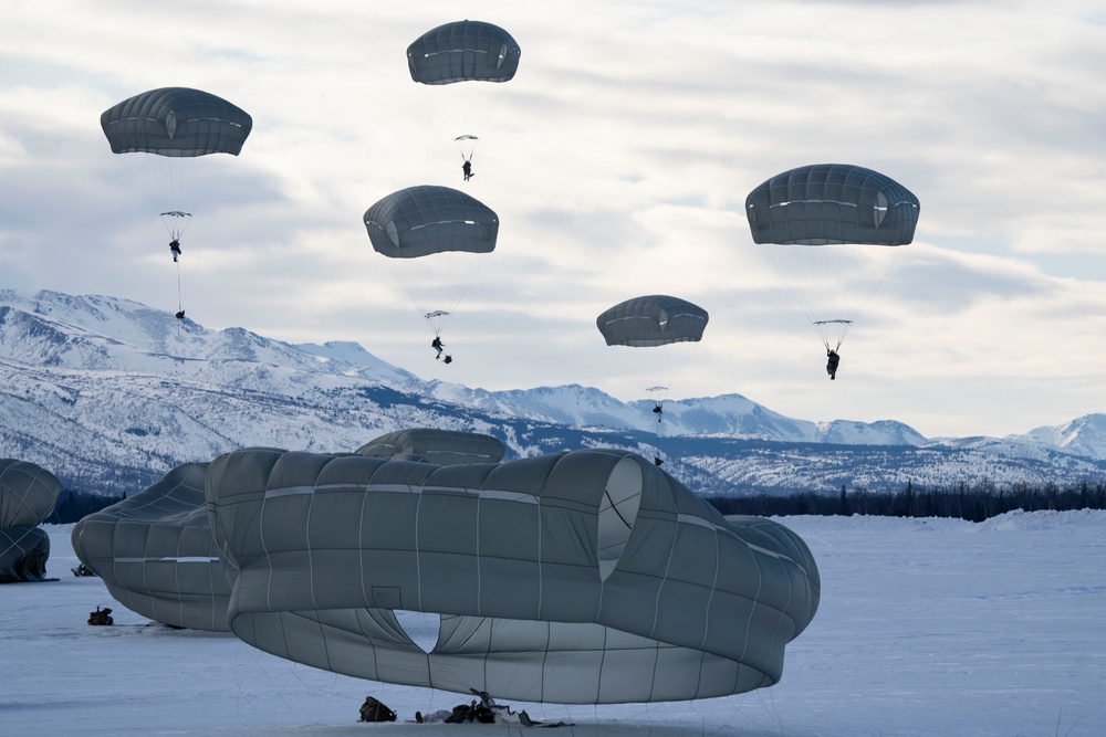 2-11 Airborne Paratroopers conduct all female jump for International Women’s Day