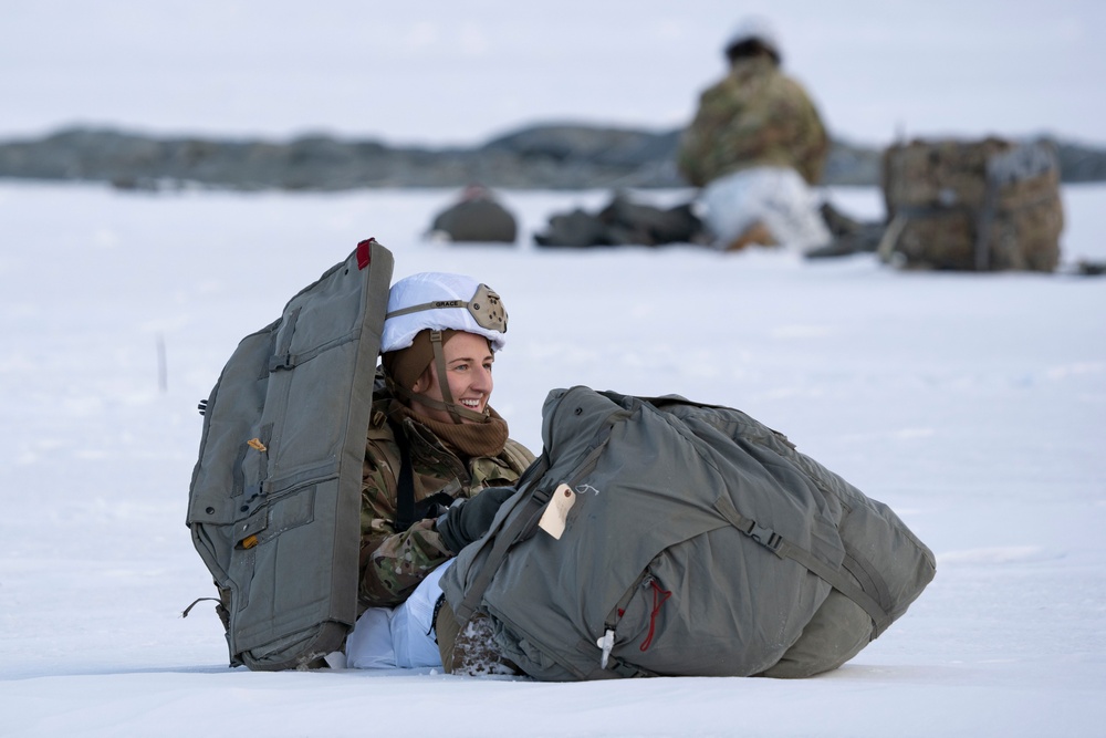 2-11 Airborne Paratroopers conduct all female jump for International Women’s Day