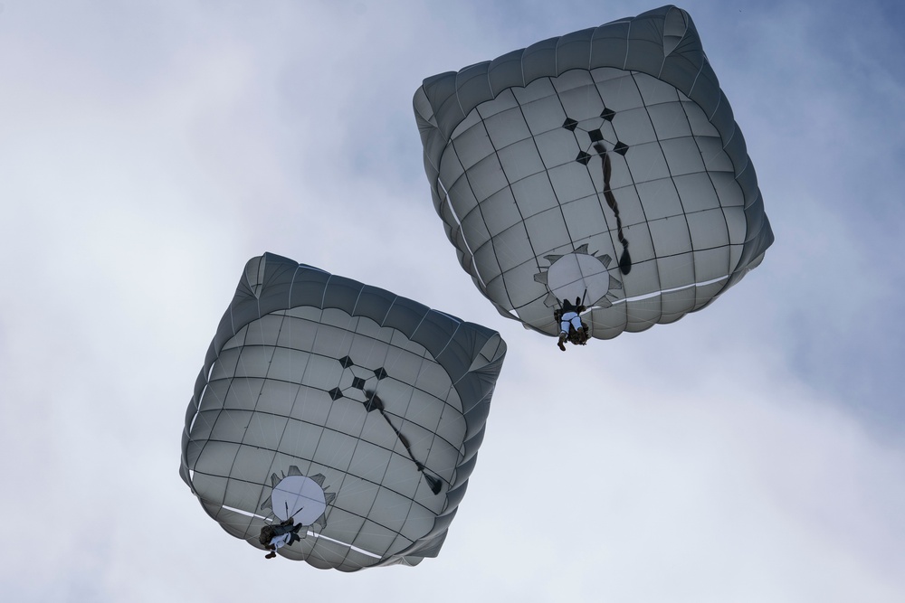 2-11 Airborne Paratroopers conduct all female jump for International Women’s Day