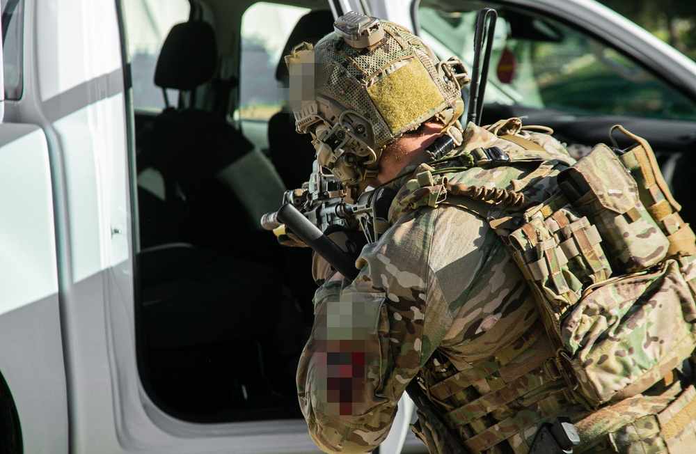 Green Beret executes vehicle interdiction