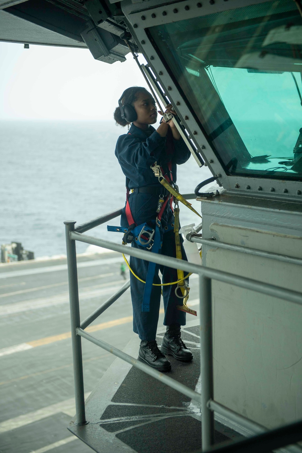 USS Dwight D. Eisenhower Conducts Routine Maintenance in the Red Sea