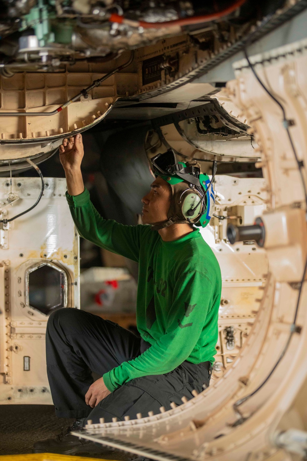 USS Dwight D. Eisenhower Conducts Routine Maintenance in the Red Sea