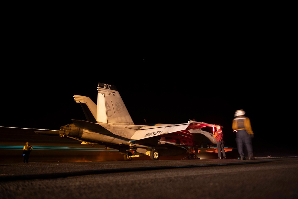 USS Dwight D. Eisenhower Conducts Flight Operations in the Red Sea