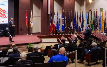 AMCOM leaders stress obsolescence, supply chain risks, partnerships during industry briefings
