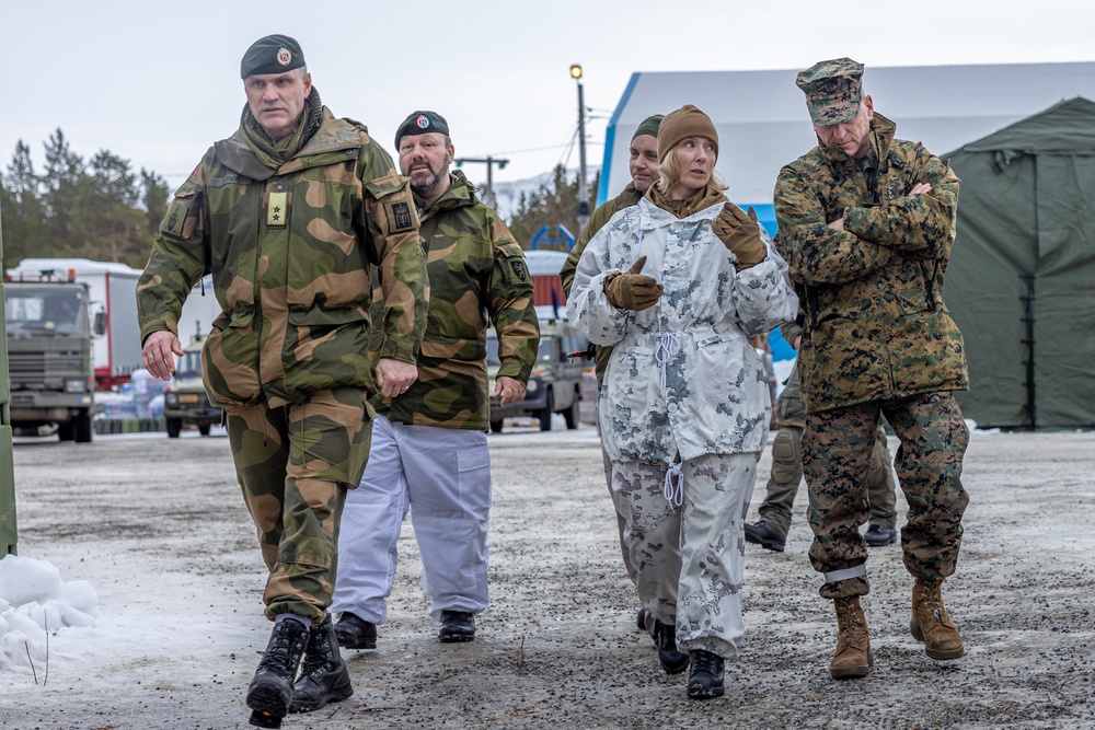 U.S. Marine Corps and Norwegian army leadership visit NATO service members during Exercise Nordic Response 24