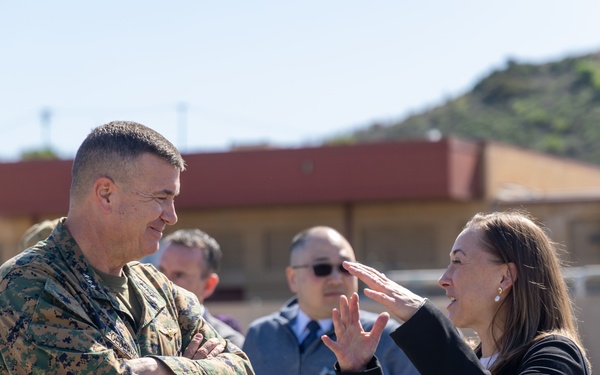 I MEF Commanding General Briefs at APEX Presentation