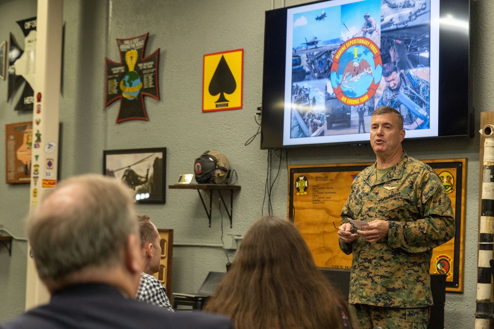 I MEF Commanding General Briefs at APEX Presentation