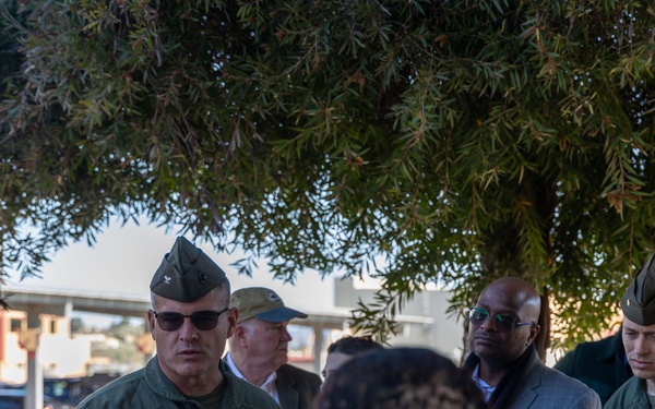 I MEF Commanding General Briefs at APEX Presentation