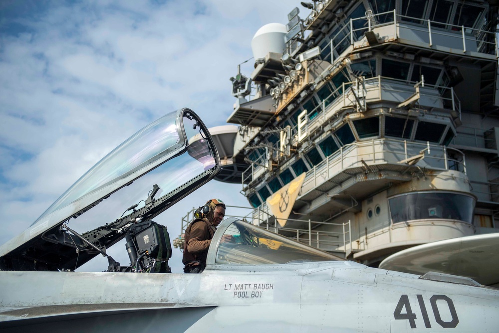 USS Dwight D. Eisenhower Conducts Routine Maintenance in the Red Sea