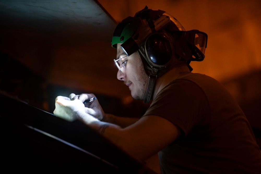 USS Dwight D. Eisenhower Conducts Routine Maintenance in the Red Sea