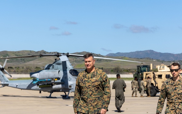 I MEF Commanding General Briefs at APEX Presentation