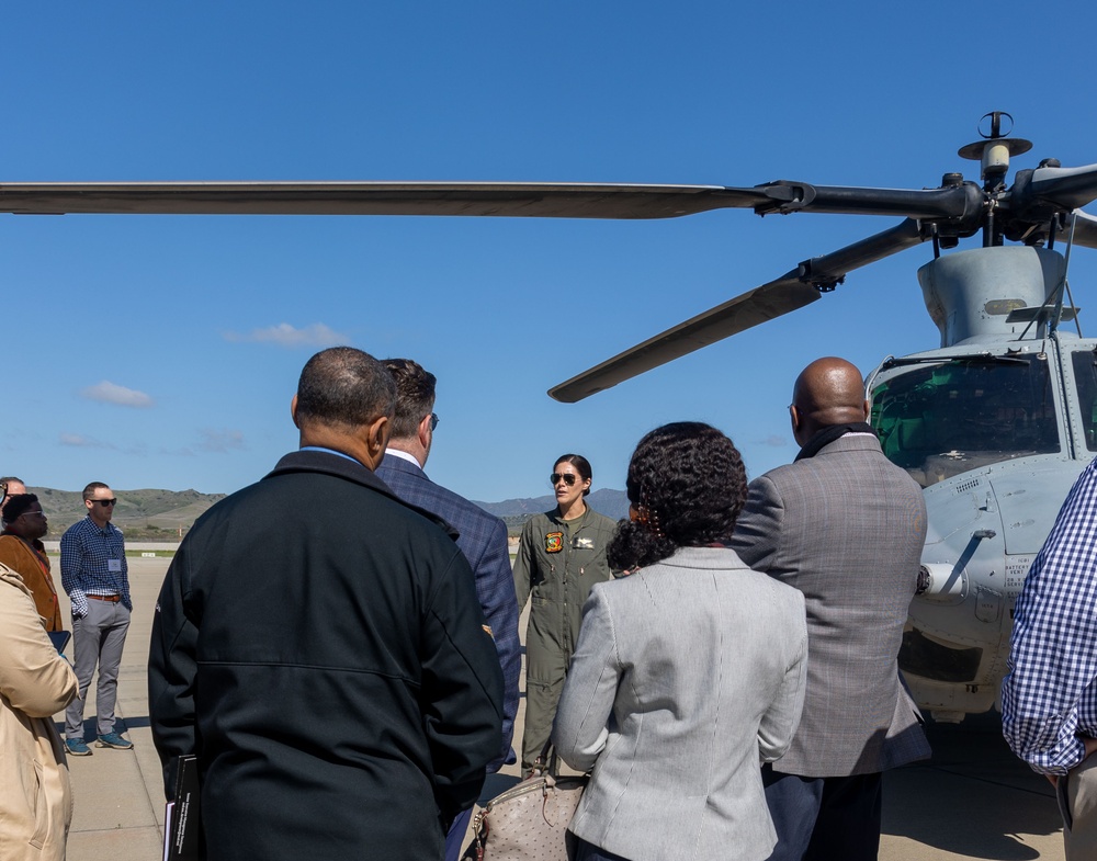 I MEF Commanding General Briefs at APEX Presentation