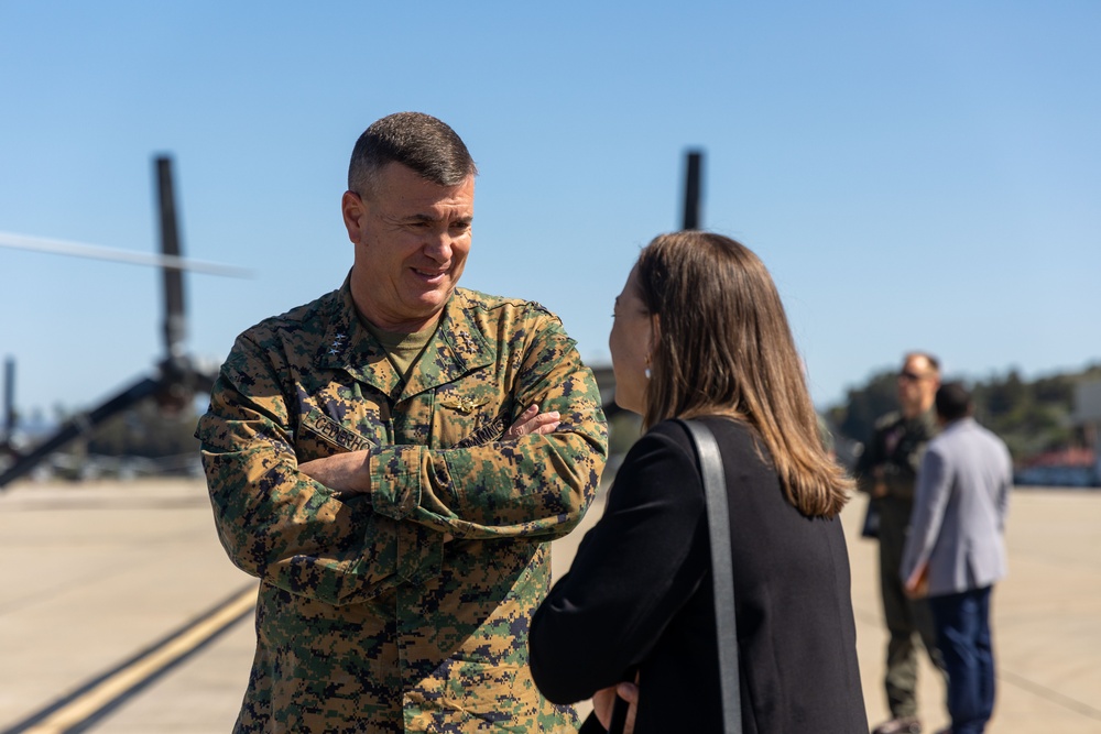 I MEF Commanding General Briefs at APEX Presentation