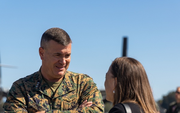 I MEF Commanding General Briefs at APEX Presentation
