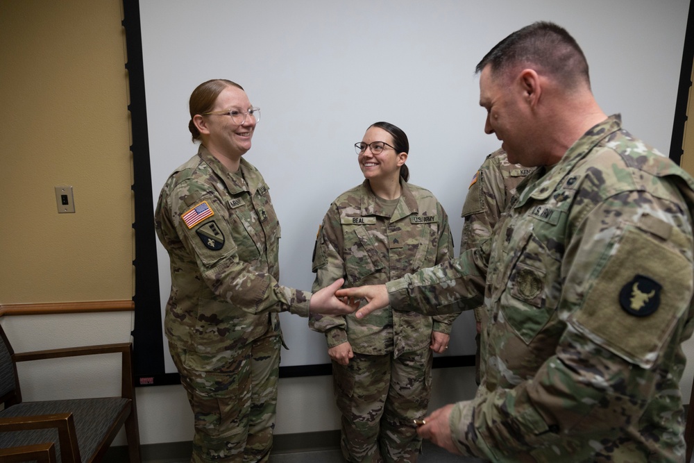 DVIDS - Images - Colorado Guardsmen receive 34th Infantry Division ...