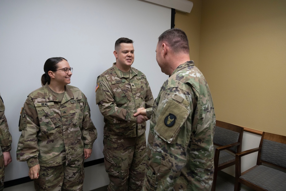 Colorado Guardsmen receive 34th Infantry Division coins