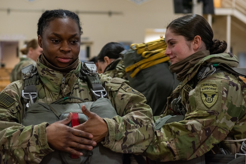 Paratroopers from 11th Airborne take part in all-women jump