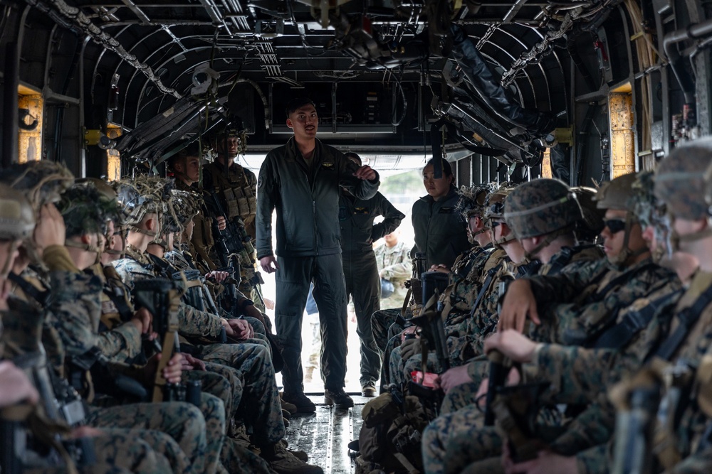 Warrior Shield 24 | HMH-466 trains with 2nd Battalion, 8th Marines