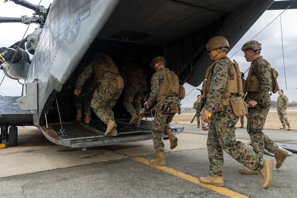 Warrior Shield 24 | HMH-466 trains with 2nd Battalion, 8th Marines
