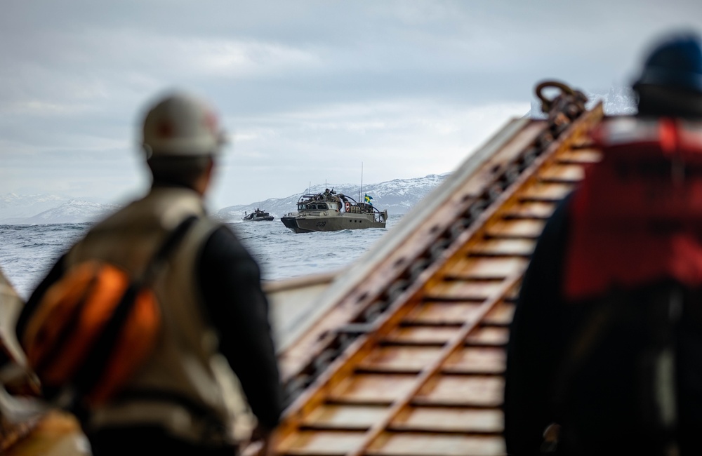 USS Gunston Hall conducts small boat operations in support of Steadfast Defender 24