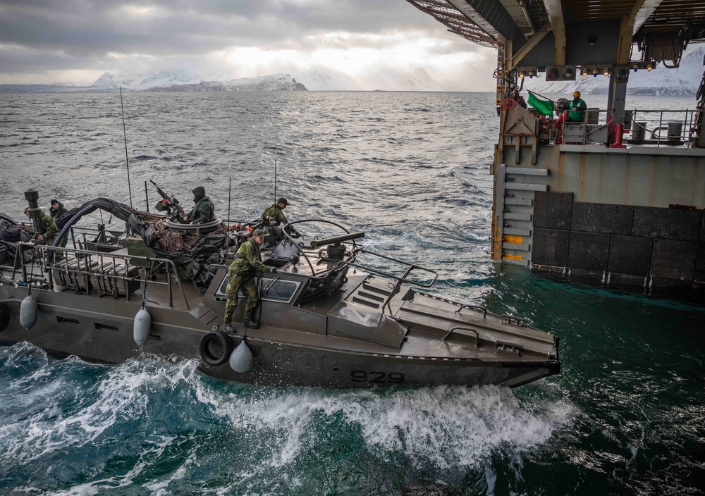 USS Gunston Hall conducts small boat operations in support of Steadfast Defender 24