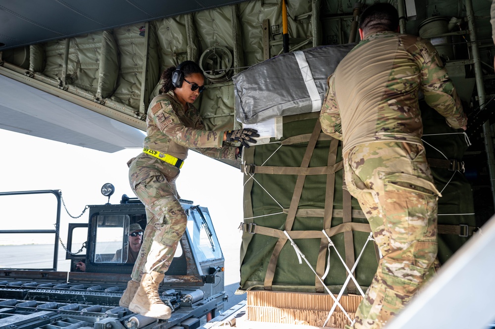 AFCENT C-130s conduct humanitarian airdrops into Gaza