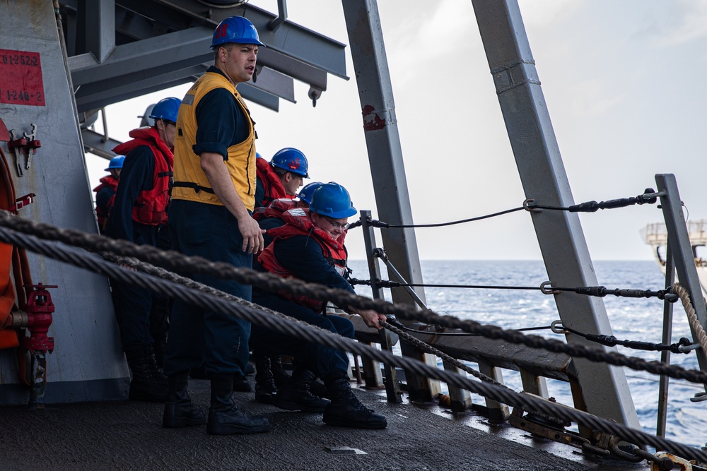 USS Laboon Conducts Replenishment-at-Sea with USNS Kanawha