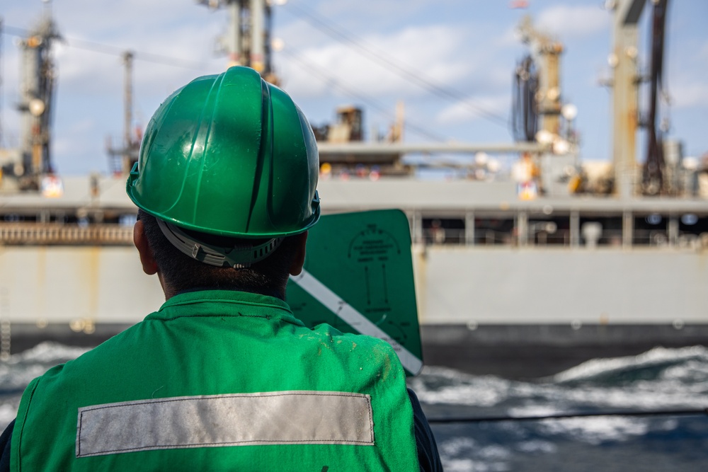 USS Laboon Conducts Replenishment-at-Sea with USNS Kanawha