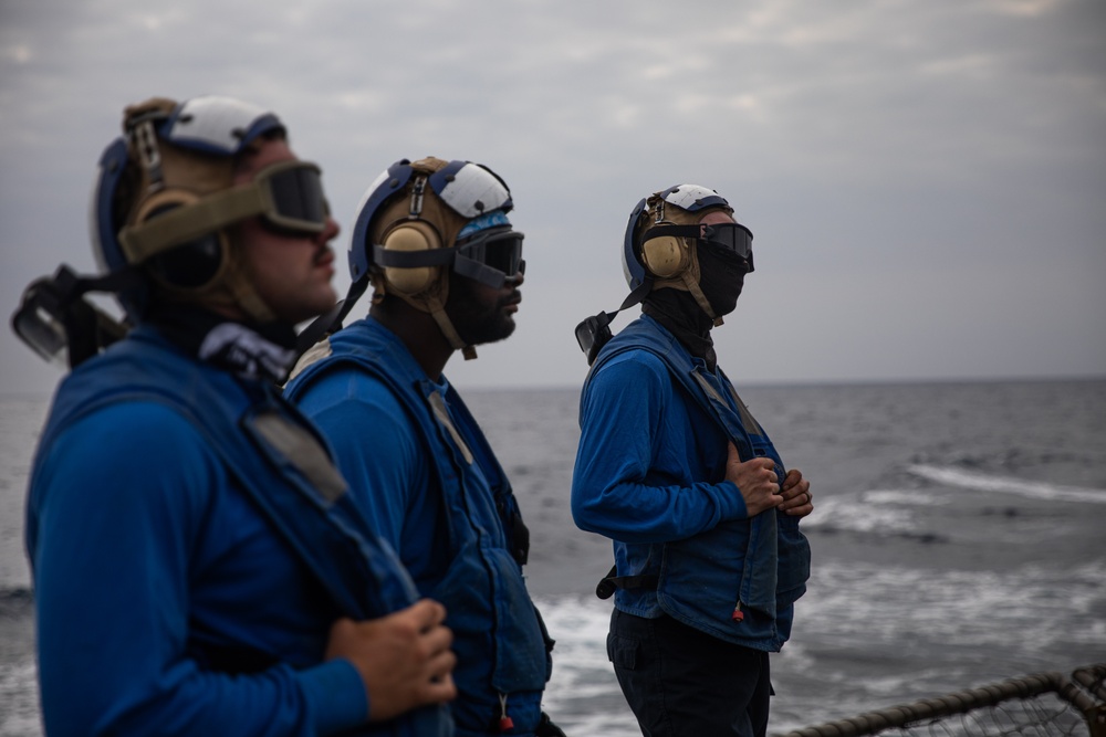 USS Laboon (DDG 58) Conducts Flight Quarters