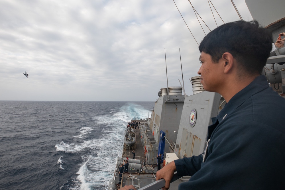 USS Laboon (DDG 58) Conducts Flight Quarters in the Red Sea