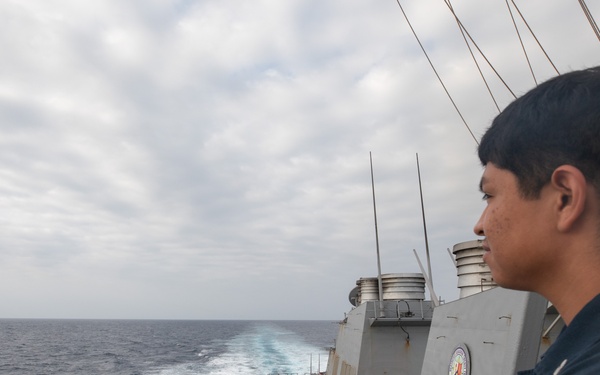 USS Laboon (DDG 58) Conducts Flight Quarters in the Red Sea