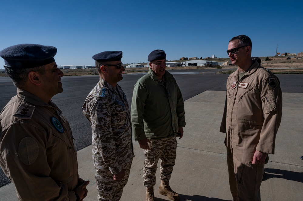 AFCENT Commander Meets With Royal Jordanian Air Force Counterparts Before Humanitarian