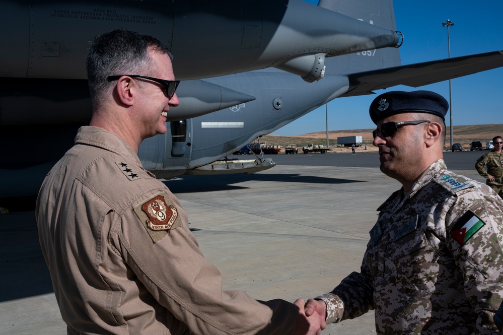 AFCENT Commander Meets With Royal Jordanian Air Force Counterparts Before Humanitarian Airdrop