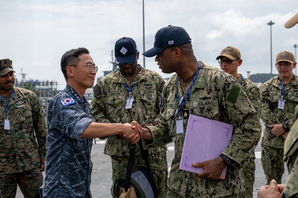 Somerset Tours ROKS No Jeok Bong (LST 689)