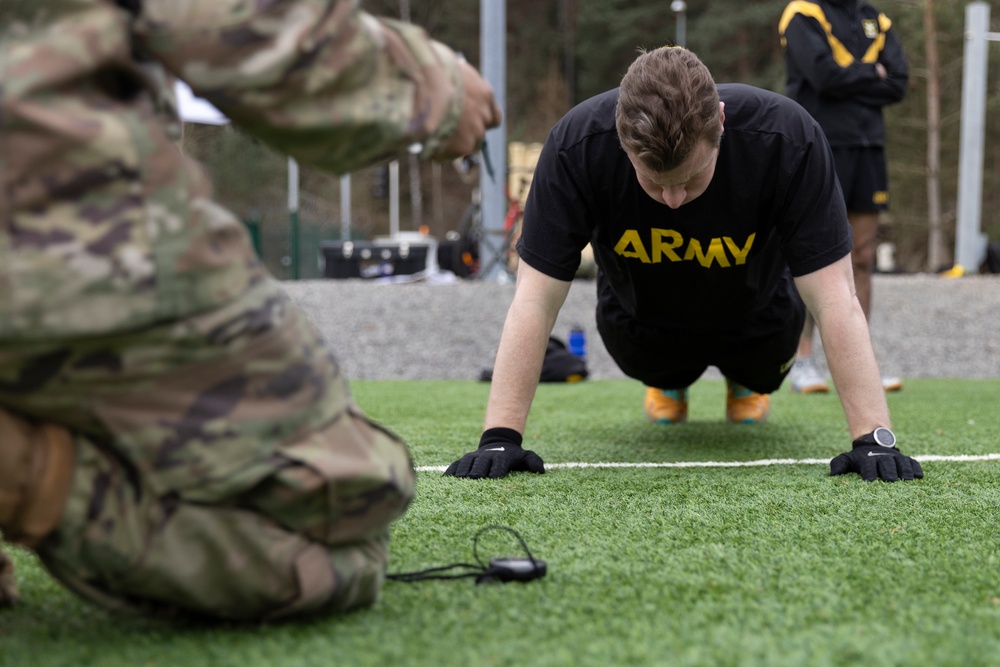 Reserve Soldiers in Europe Prep for Air Assault School