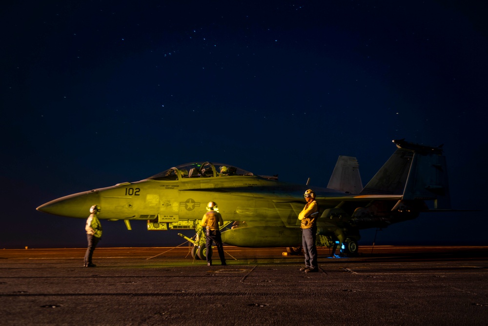 USS Dwight D. Eisenhower Conducts Flight Operations in the Red Sea