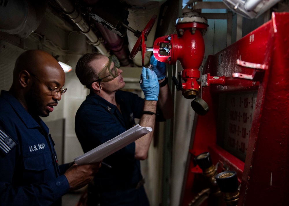 USS Dwight D. Eisenhower (CVN 69) Conducts Routine Operations in the Red Sea