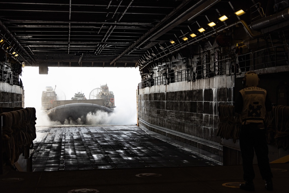 Iron Fist 24: LCAC Swap on the USS Green Bay