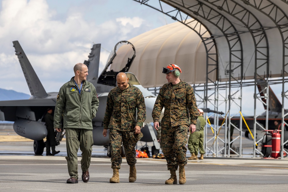 MCAS Iwakuni Welcomes the Fighting Bengals