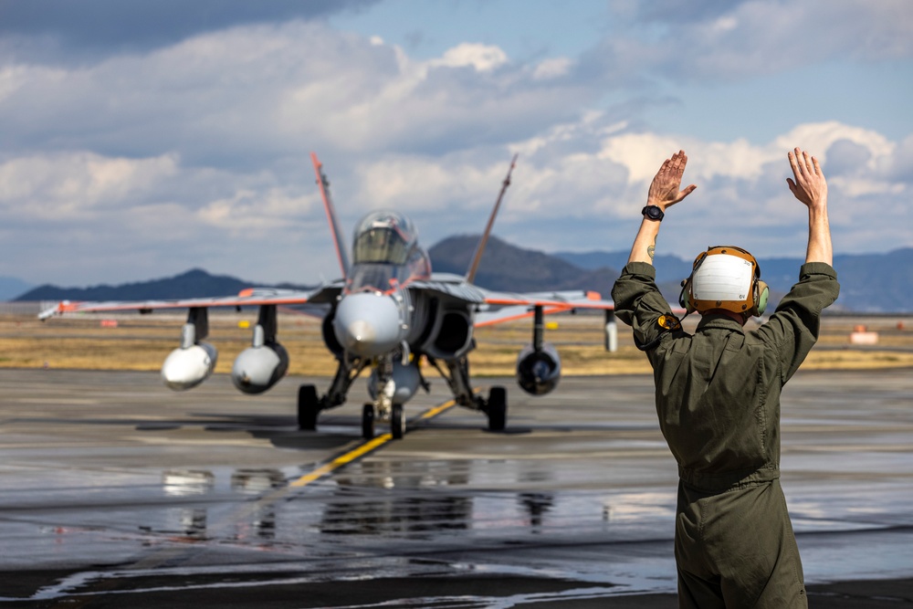 MCAS Iwakuni Welcomes the Fighting Bengals